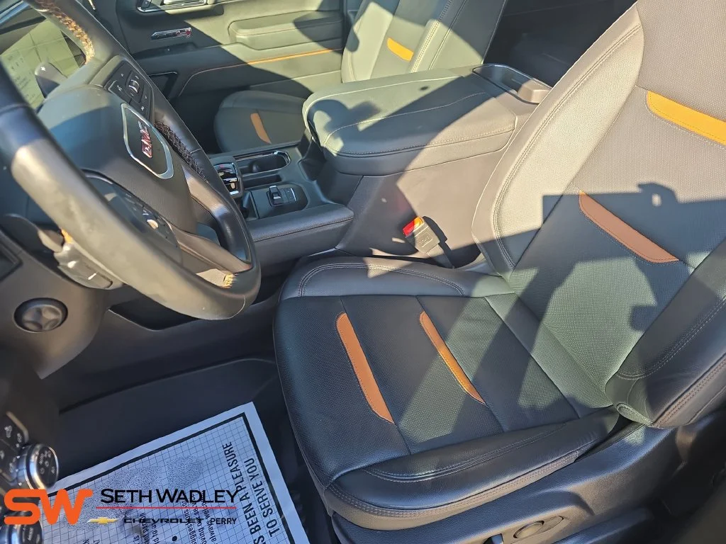Used 2025 Onyx Black GMC AT4 image 15