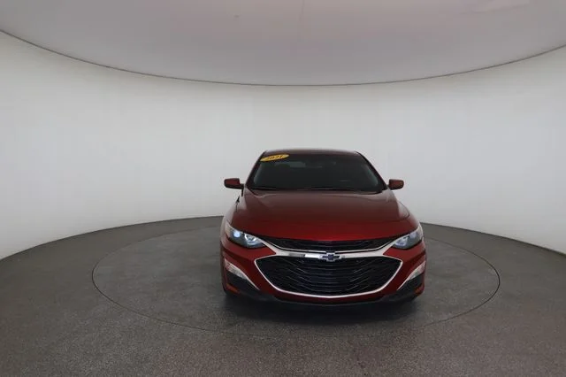 Used 2021 Red Chevrolet RS image 31