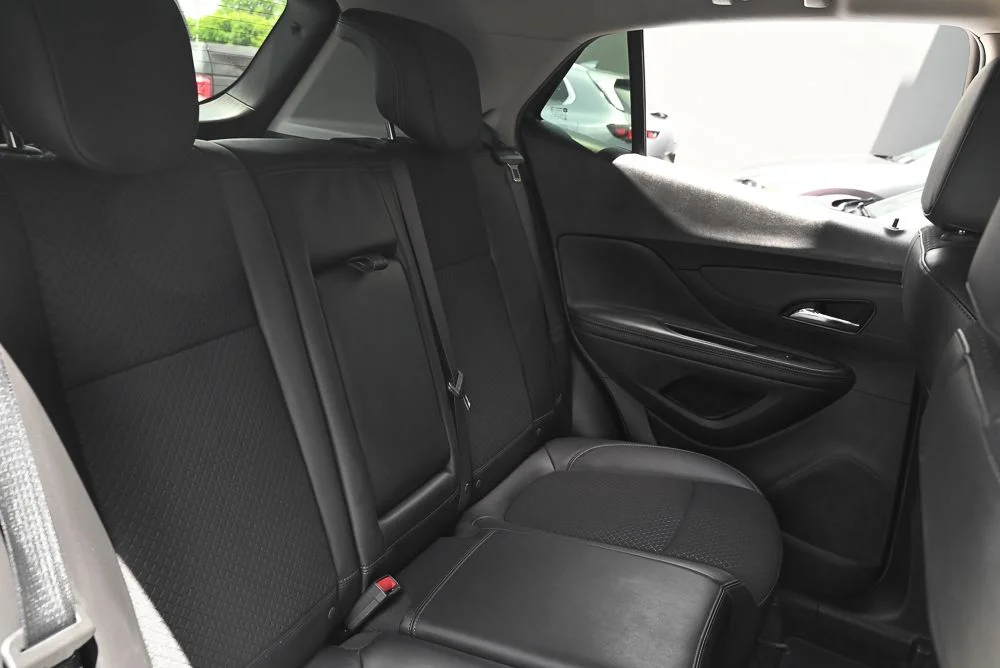 Used 2022 White Buick Preferred image 15