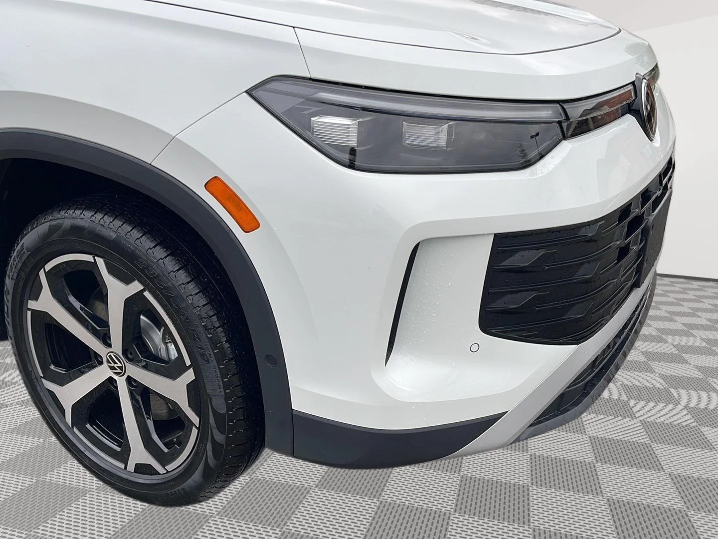 New 2026 Pure White Volkswagen SE image 11