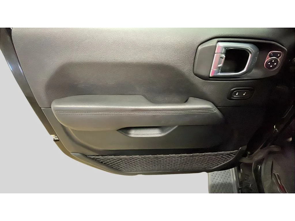 Used 2021 Black Jeep Unlimited Altitude image 9