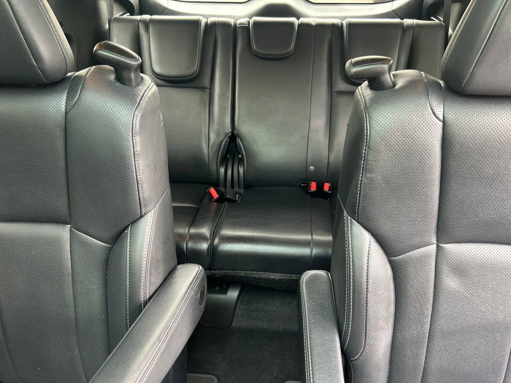 Used 2022 Silver Subaru Touring image 15