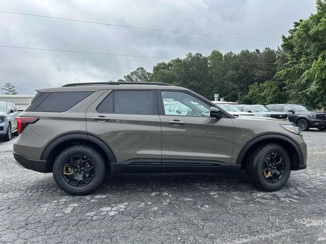 New 2026 Gray Ford Tremor image 2