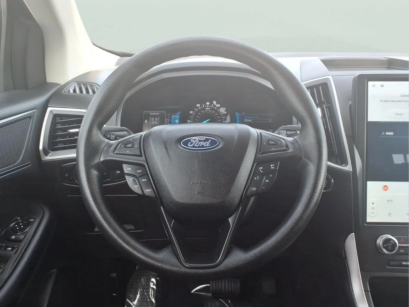 Used 2024 Stone Blue Ford SE image 18