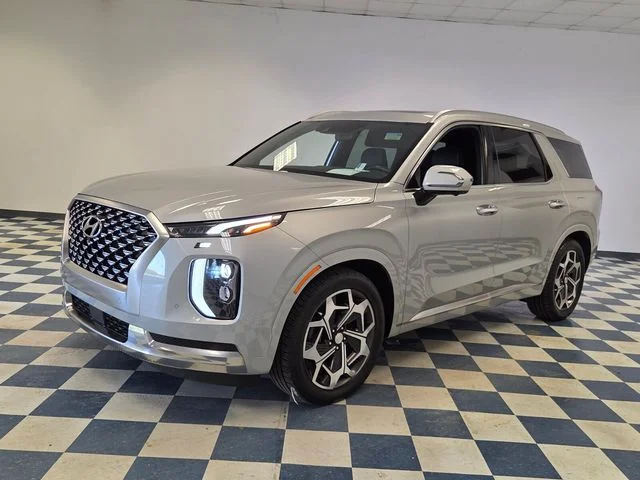 Used 2022 Silver Hyundai Calligraphy image 3