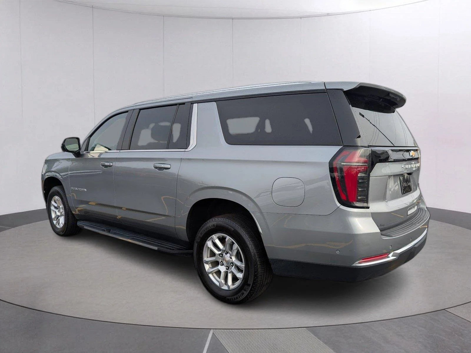 Used 2025 Sterling Gray Metallic Chevrolet LT image 5