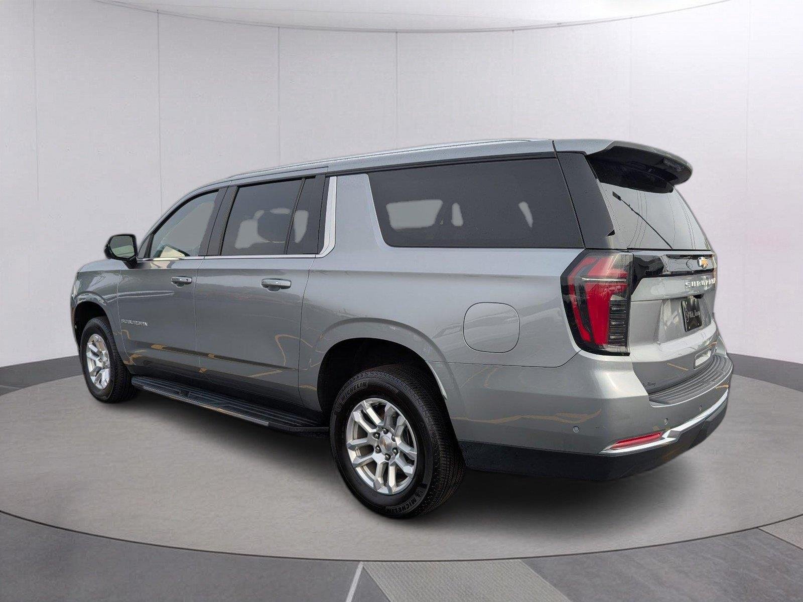 Used 2025 Sterling Gray Metallic Chevrolet LT image 5