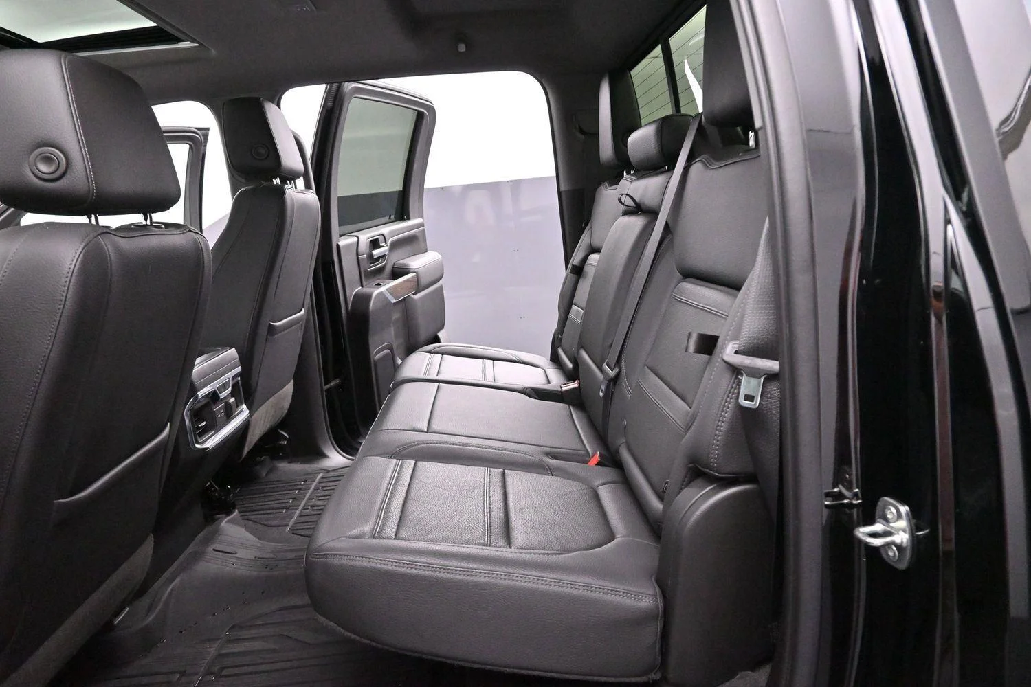 Used 2021 Onyx Black GMC Denali image 31