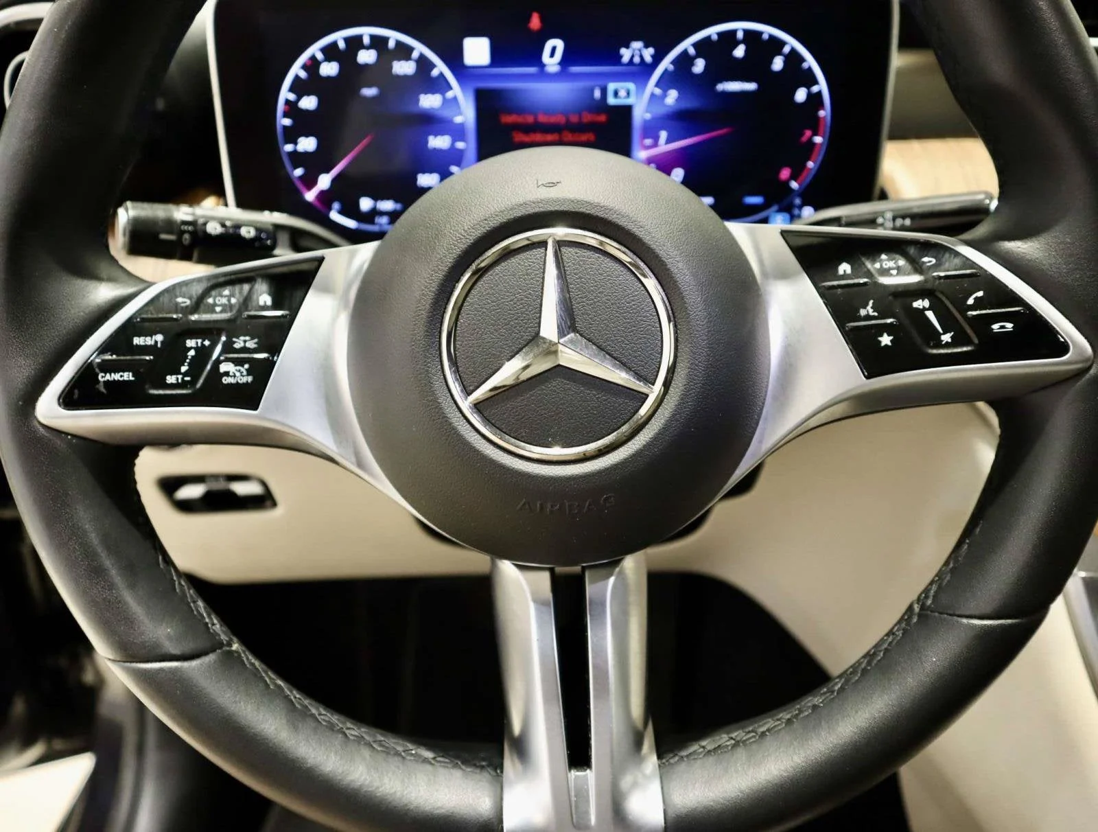 Used 2023 Nautical Blue Metallic Mercedes-Benz GLC 300 image 26