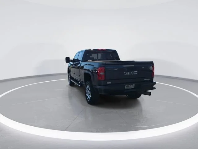 Used 2018 Gray GMC Denali image 6