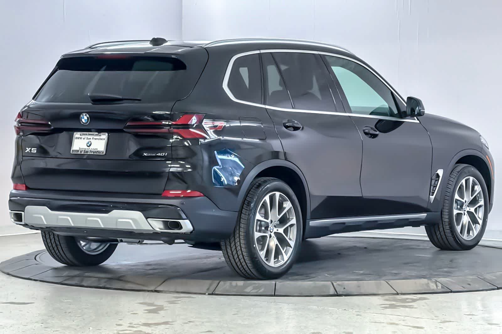 New 2026 Black Sapphire Metallic BMW xDrive40i image 2