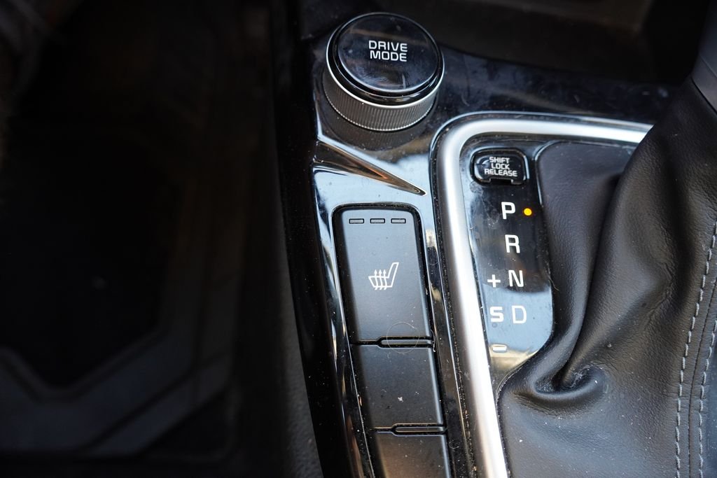 Used 2022 Snow White Pearl Kia EX image 6