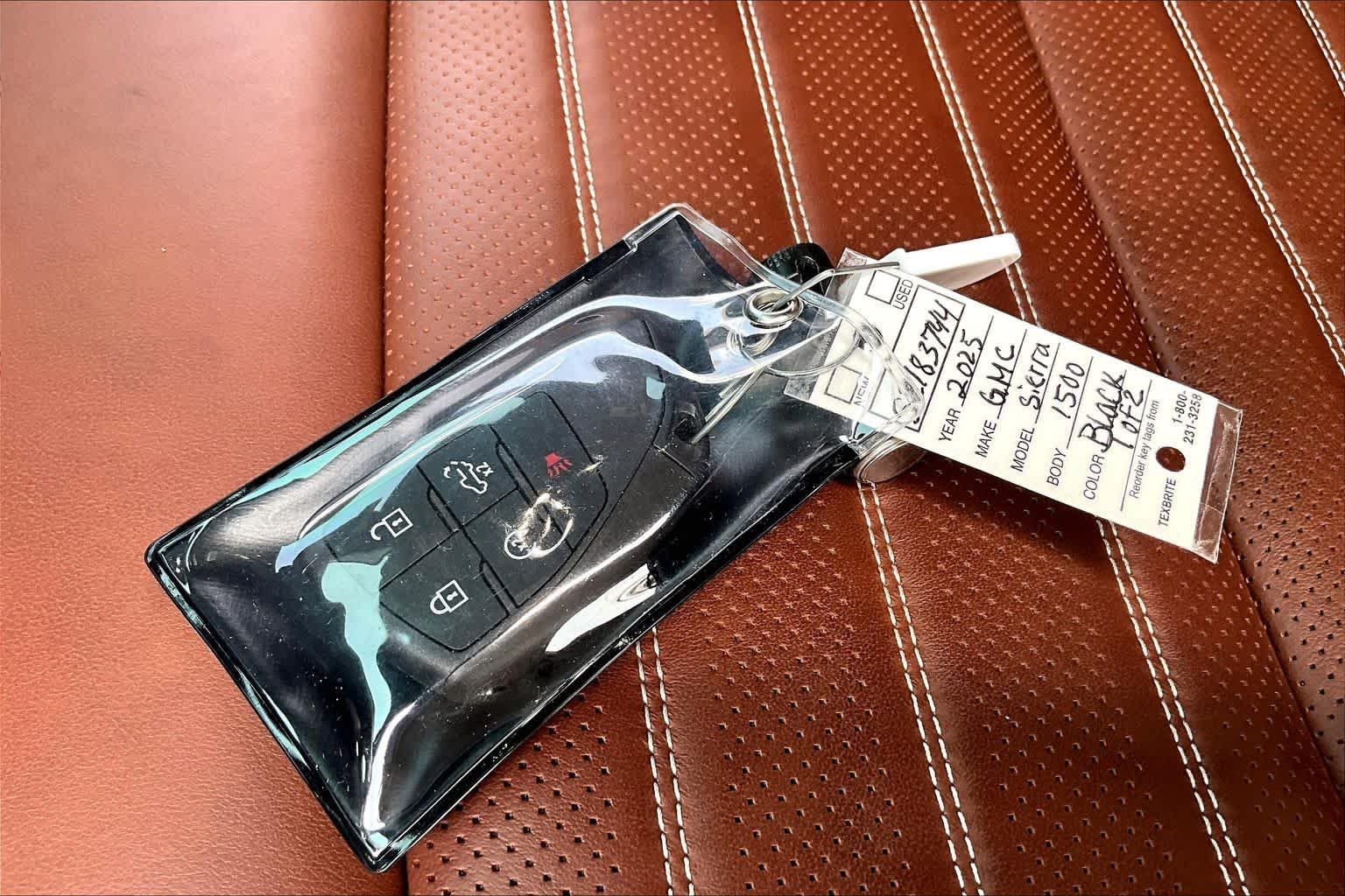 Used 2025 Onyx Black GMC Denali Ultimate image 29