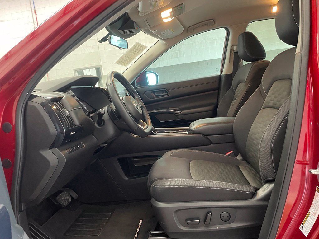 Used 2025 Red Nissan SV image 10