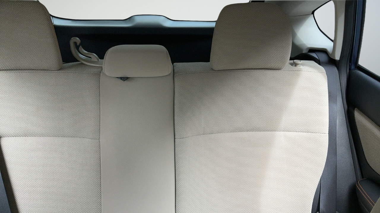 Used 2016 Blue Subaru 2.0i Premium image 21