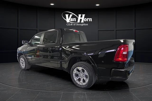 New 2026 Diamond Black Crystal Pearl-Coat Exterior Paint RAM Big Horn/Lone Star image 3