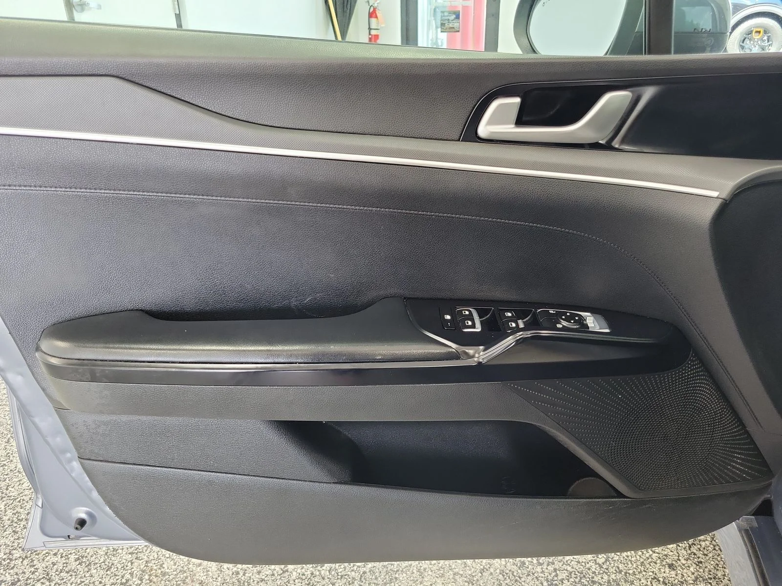 Certified Used 2022 Silver Kia LXS image 6
