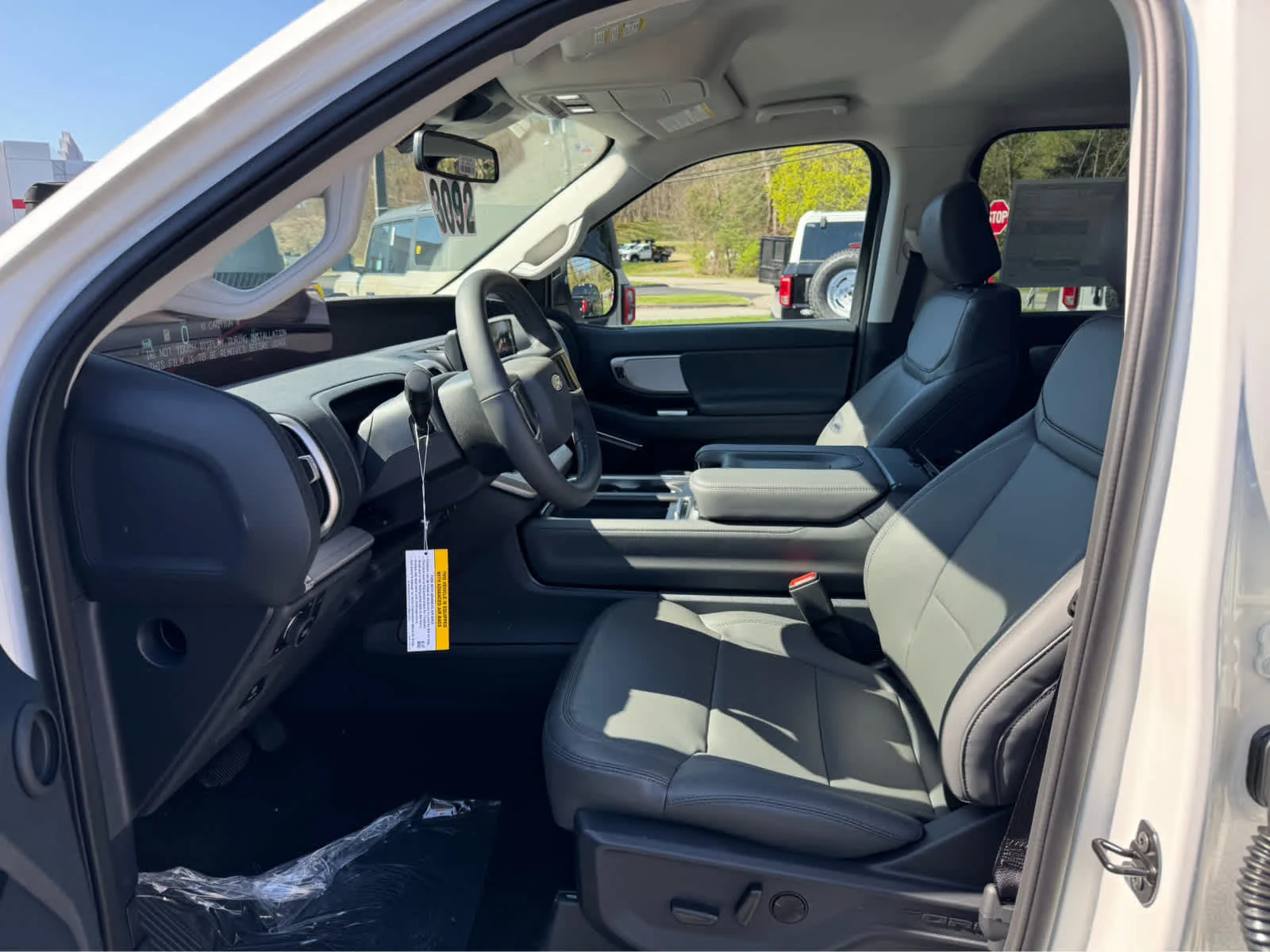 New 2026 Star White Metallic Tri-Coat Ford Active image 10