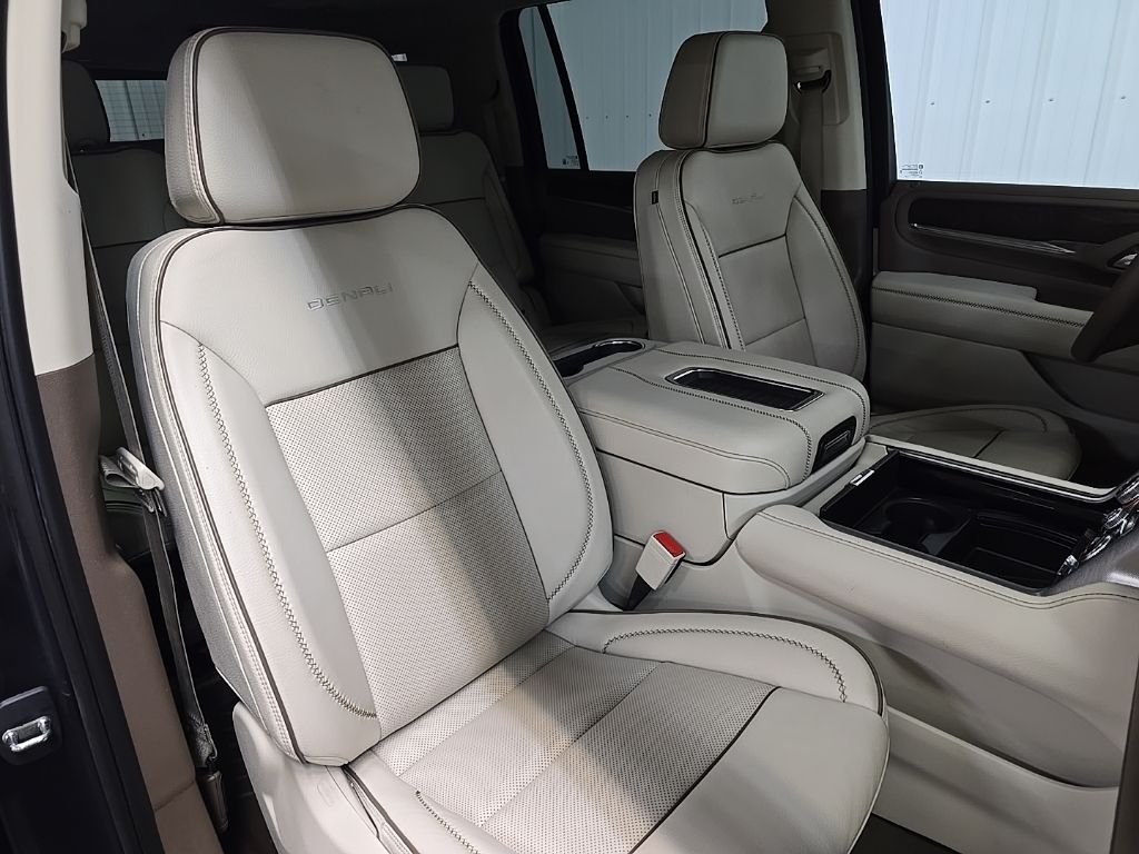 Used 2023 Titanium GMC Denali image 15