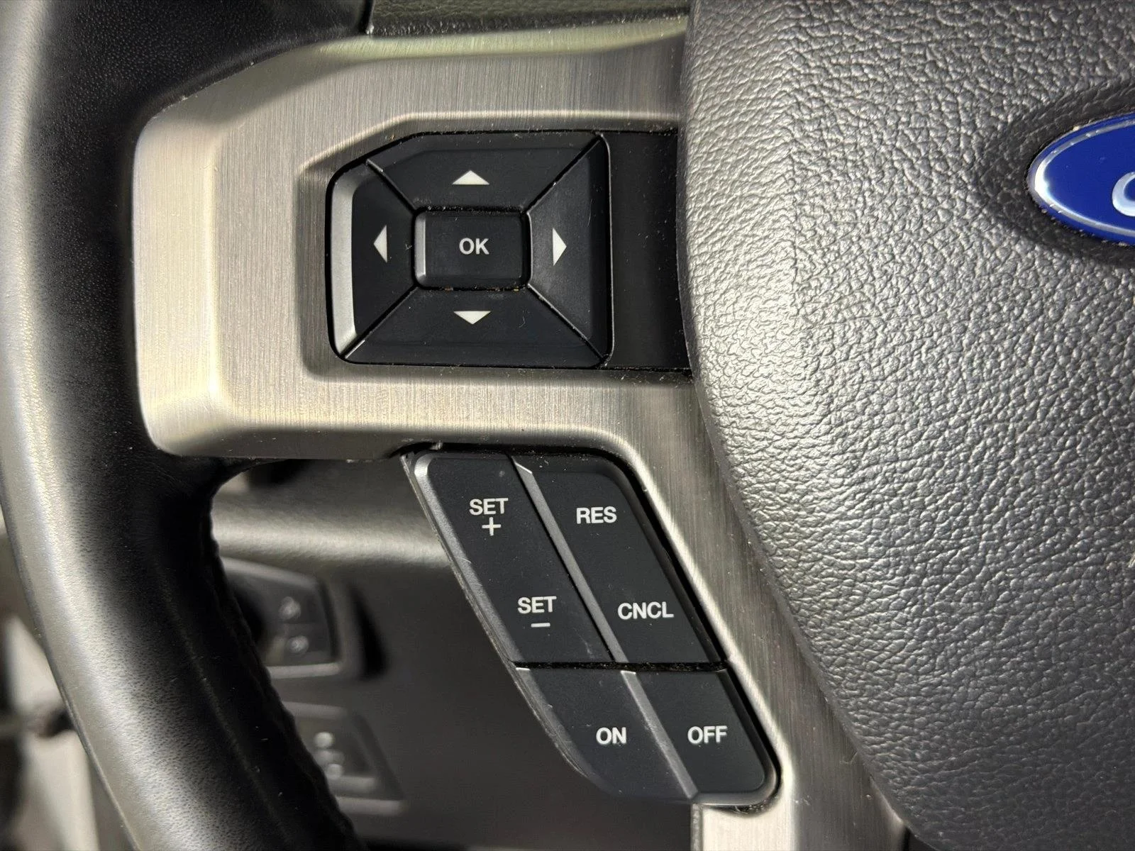 Used 2019 White Ford Platinum image 25