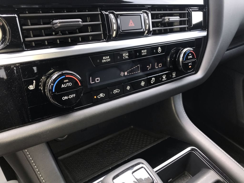 Used 2023 Blue Nissan SL image 19