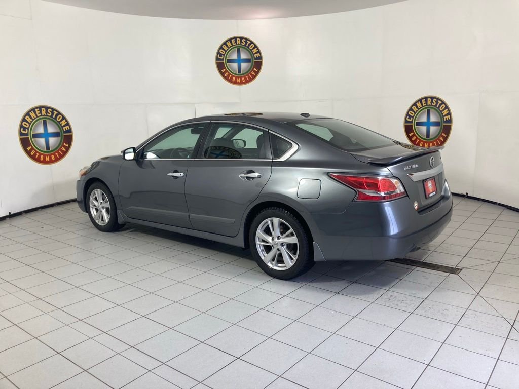 Used 2015 Silver Nissan 2.5 SL image 23