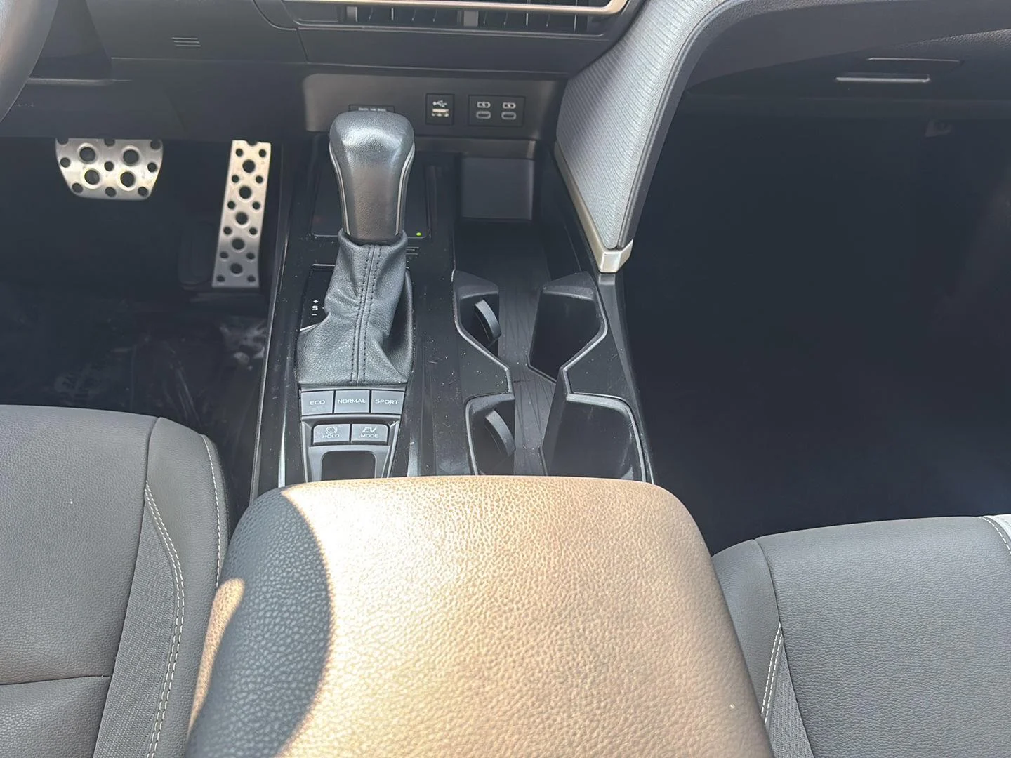 Certified Used 2025 Ice Cap Toyota SE image 28