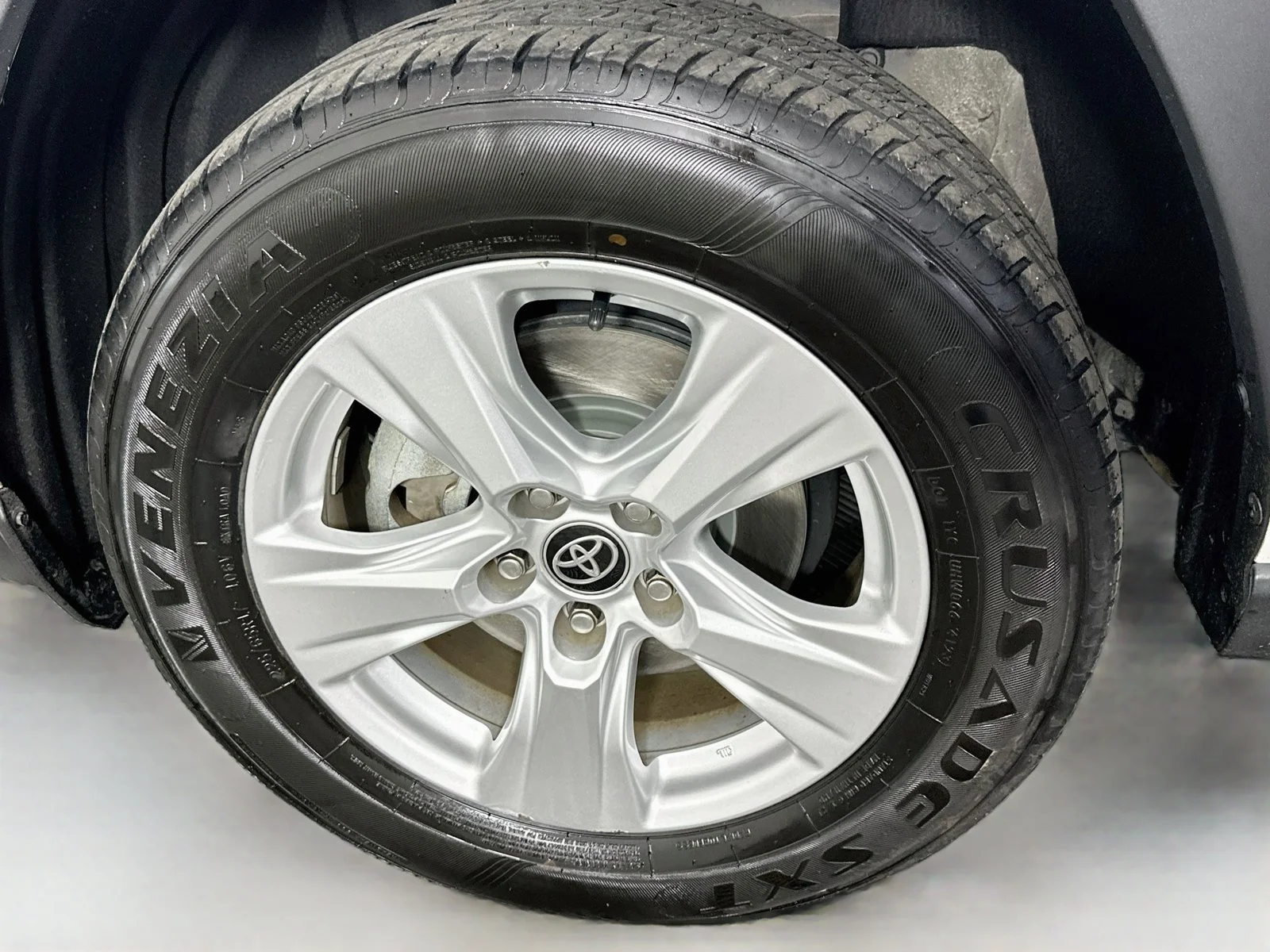 Used 2021 Super White Toyota XLE image 31