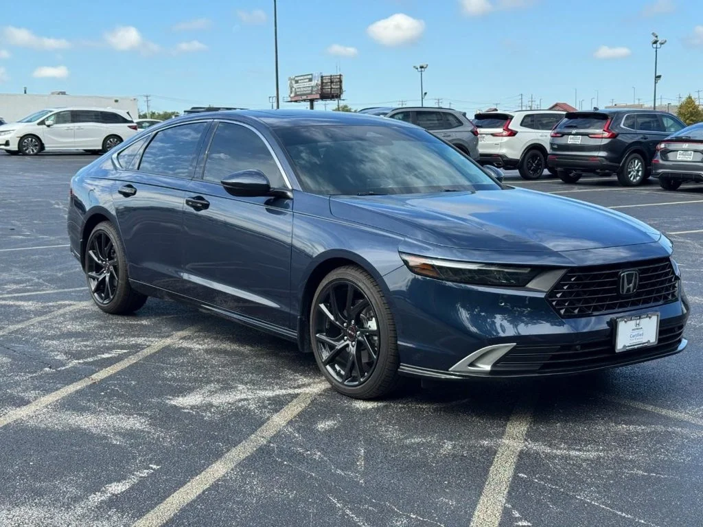Certified Used 2025 Dark Blue Honda Touring image 2