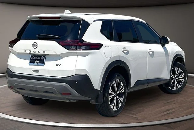 Used 2023 White Nissan SV image 2