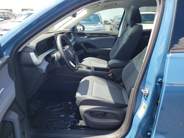 New 2026 Monterey Blue Pearl Volkswagen 2.0T SE image 17