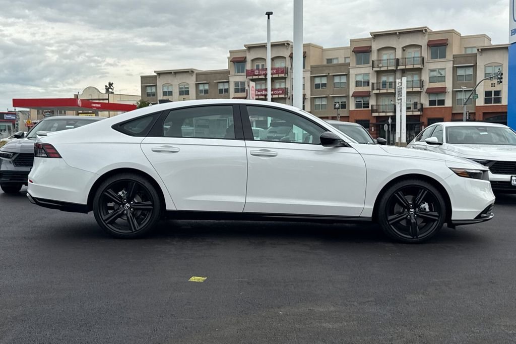 New 2026 Platinum White Pearl Honda Sport-L image 3