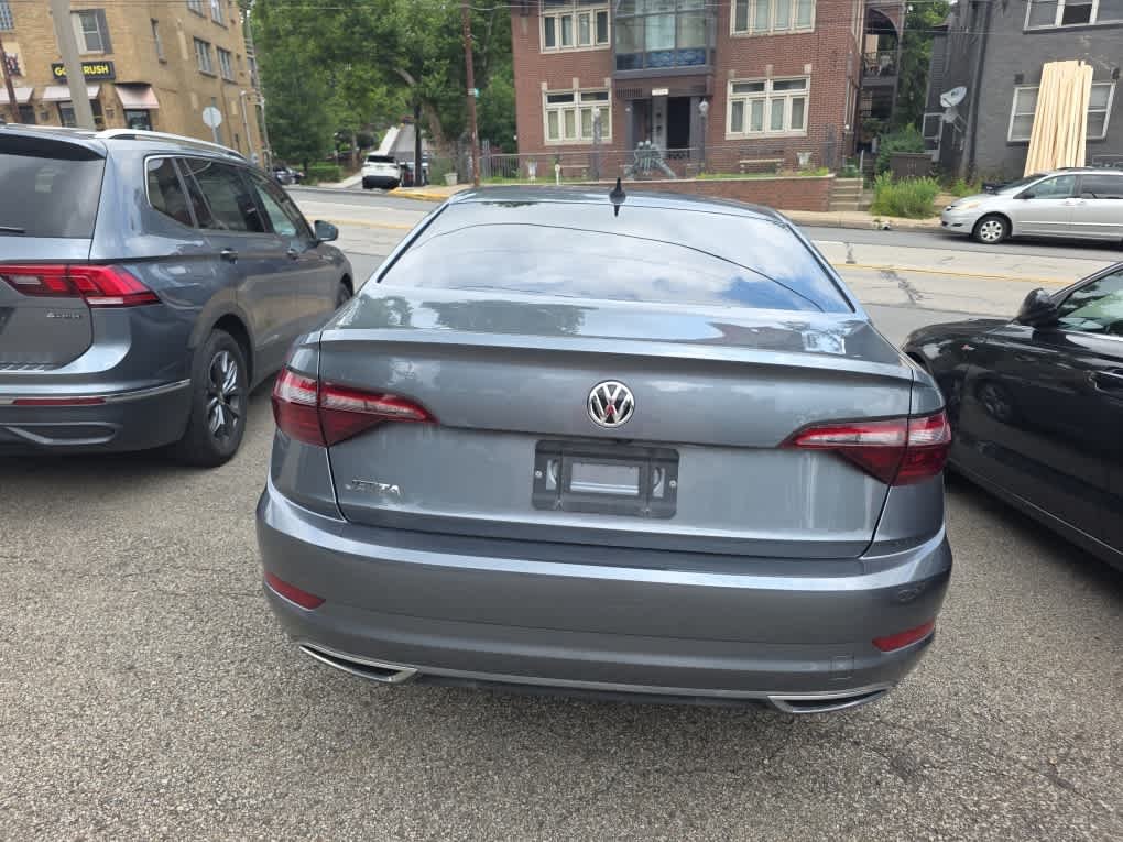 Used 2021 Platinum Gray Metallic Volkswagen R-Line image 5