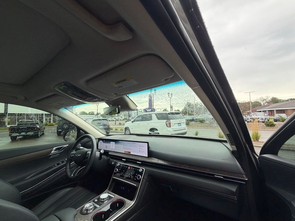 Used 2025 Gray Genesis 2.5T image 9