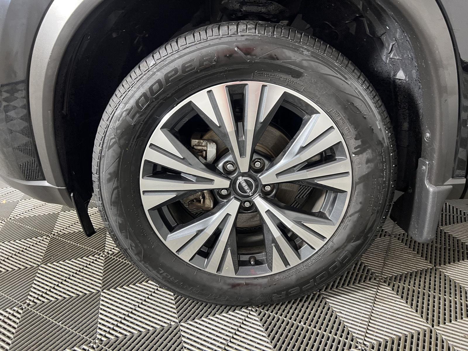 Used 2023 Super Black Nissan SV image 6