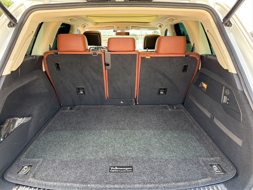 Used 2015 Pure White Volkswagen Lux image 14