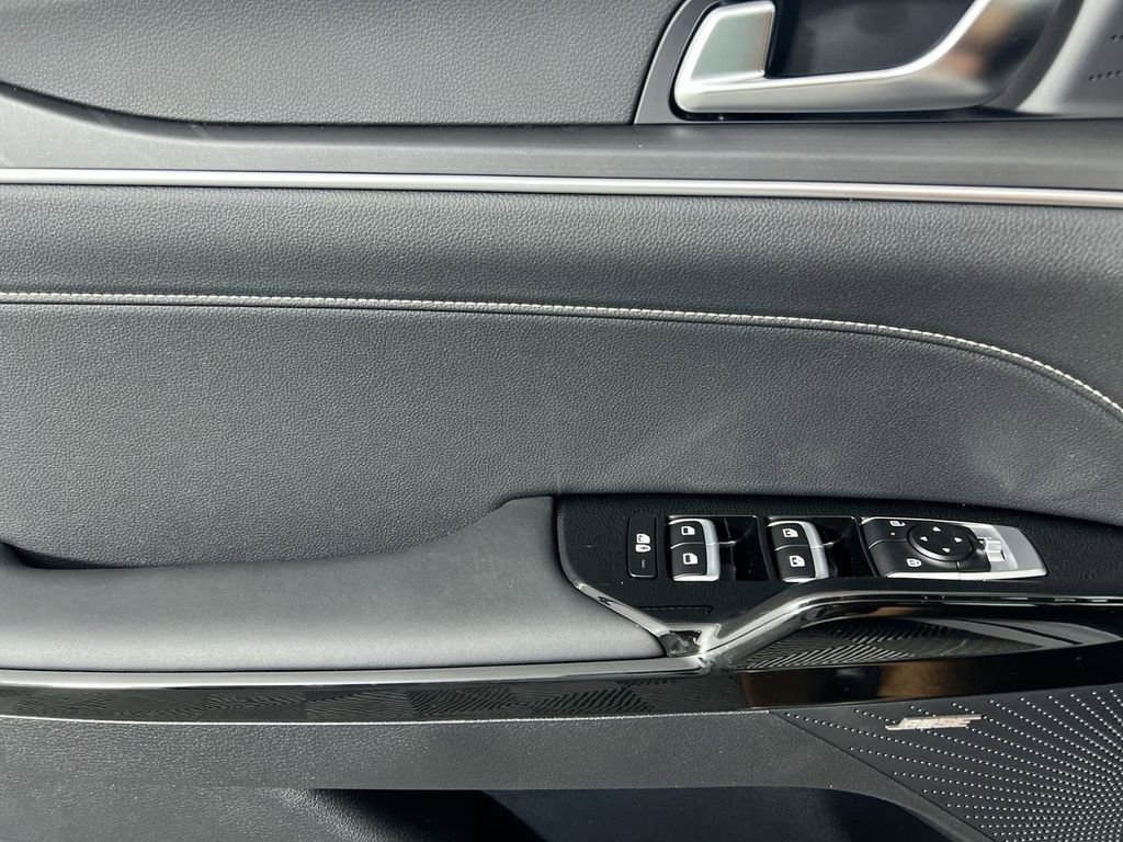 New 2026 Aurora Black Pearl Kia GT-Line AWD image 16