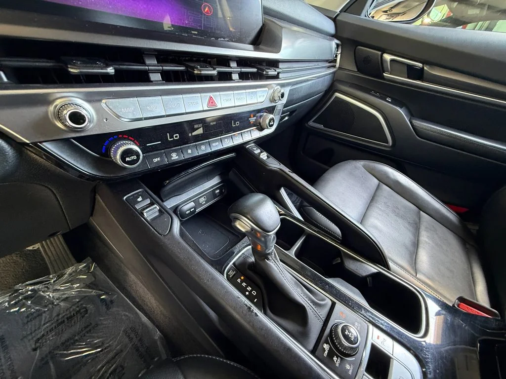 Used 2025 Black Kia S image 22