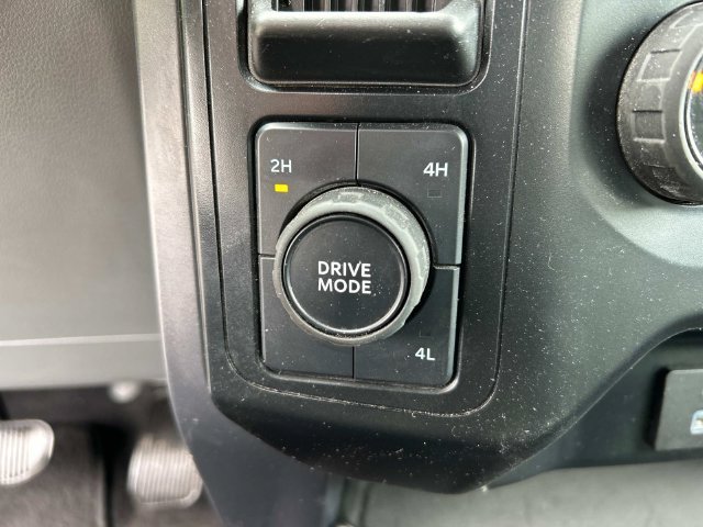 Used 2023 Oxford White Ford XLT image 29