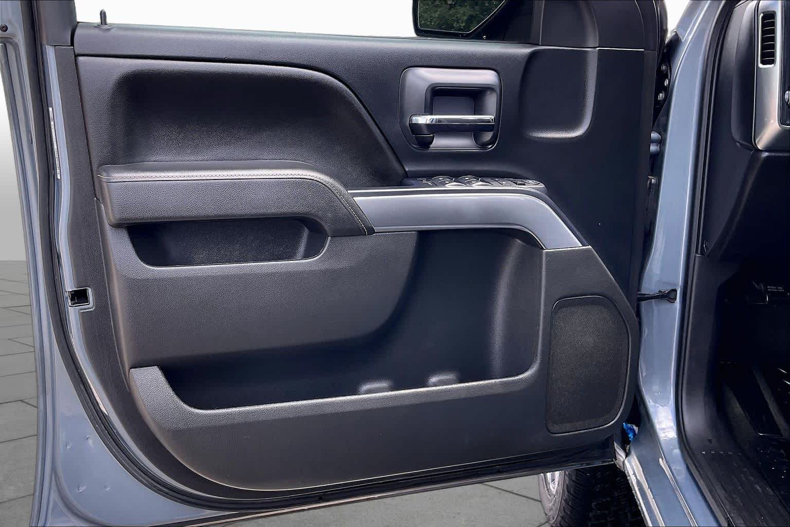Used 2015 Slate Grey Metallic Chevrolet LT image 20