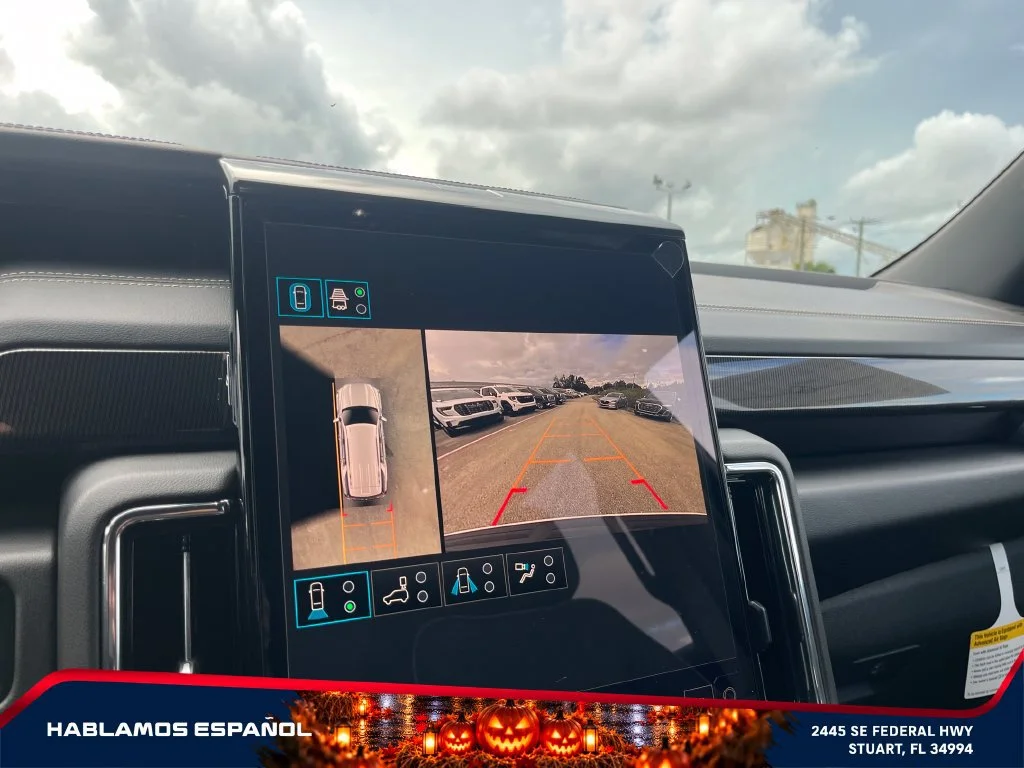 New 2027 Summit White GMC Elevation image 32