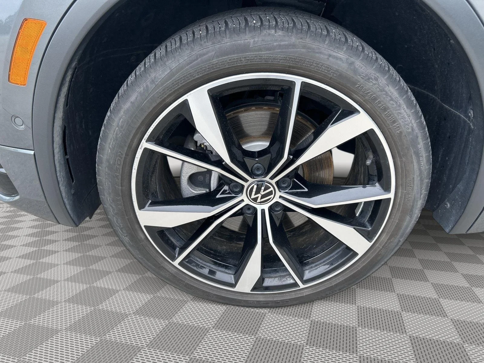 Certified Used 2024 gray Volkswagen SEL R-Line image 23