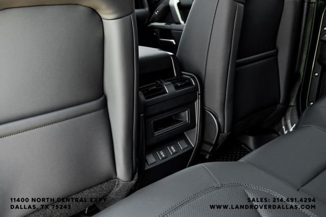 New 2026 Woolstone Green Metallic Land Rover S image 39