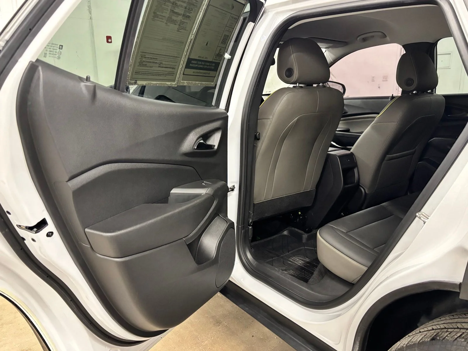 Used 2025 White Chevrolet ACTIV image 19