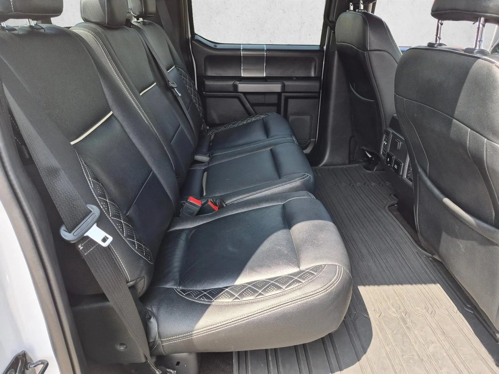 Used 2018 Oxford White Ford XLT image 20