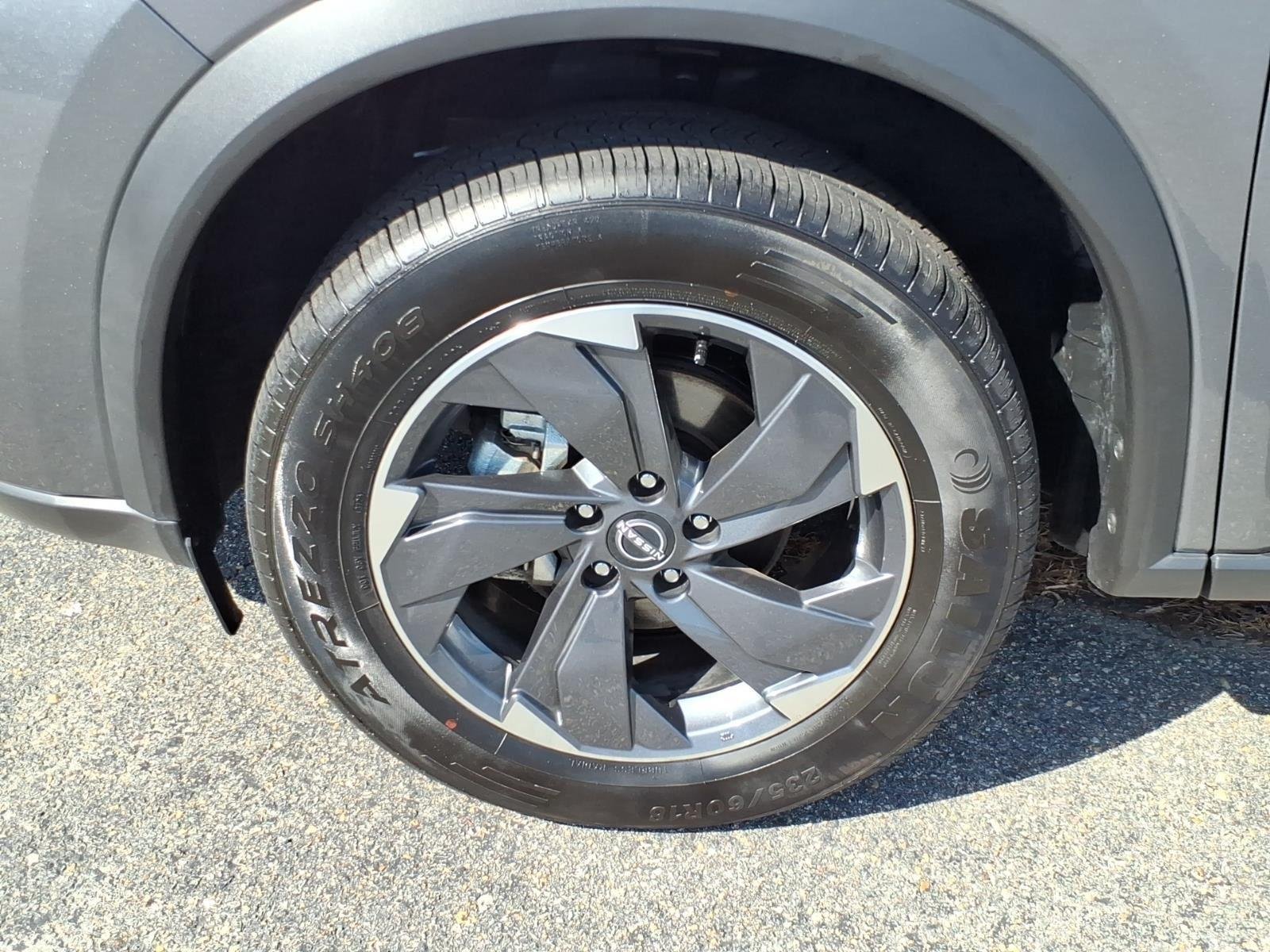 Used 2025 Gun Metallic Nissan SV image 4