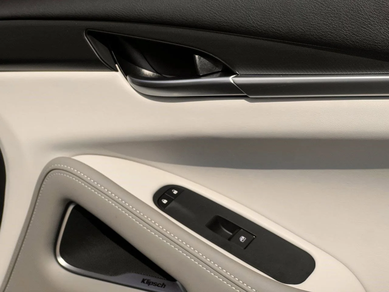 New 2027 RADIANT WHITE INFINITI Luxe FWD image 24