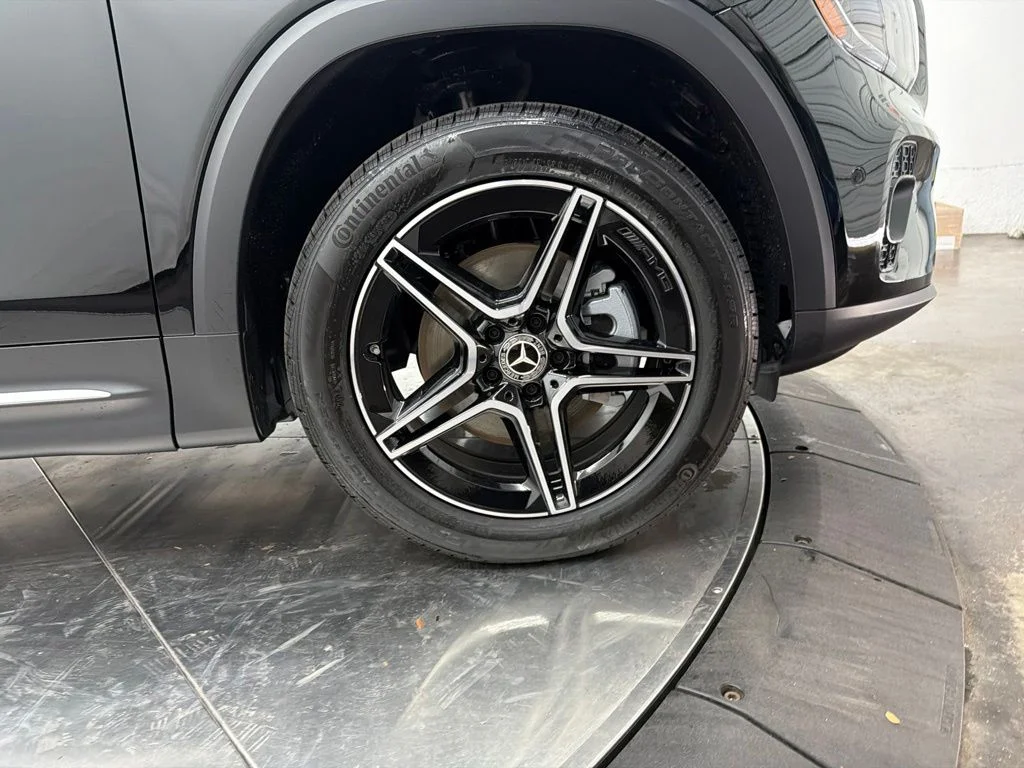 New 2026 Black Mercedes-Benz GLB 250 image 9