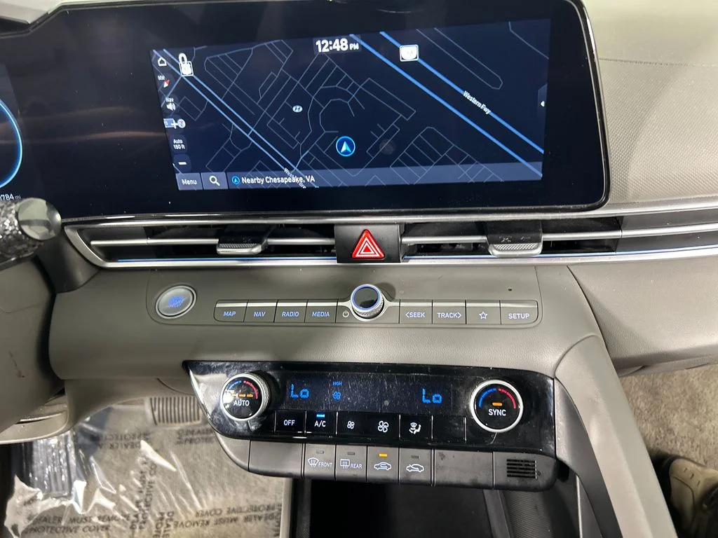 Used 2024 Gray Hyundai SEL image 15