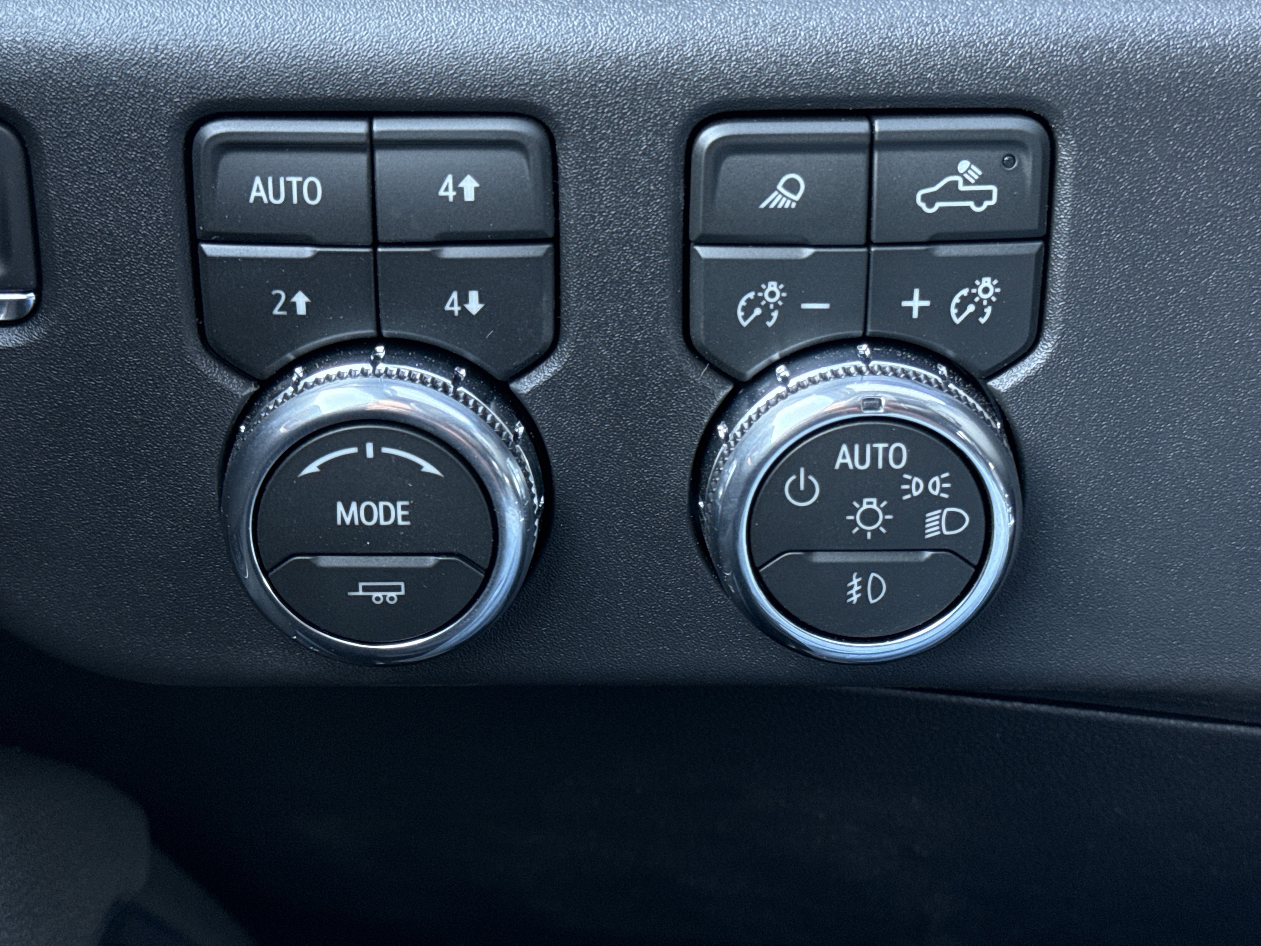2026 GMC Sierra 1500 SLT - Photo 25